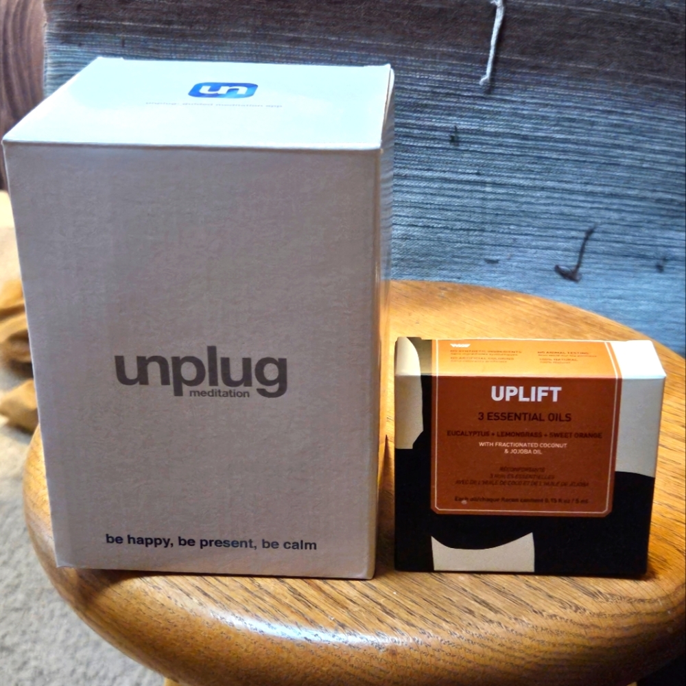 NEW Unplug Meditation Aromatherapy Diffuser w/oils